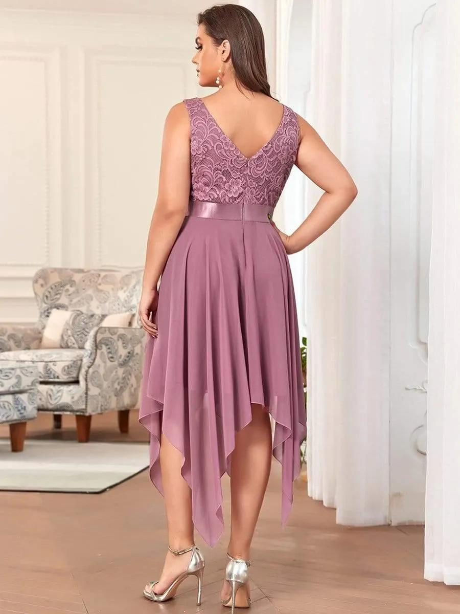 Robe de demoiselle d'honneur en dentelle et en mousseline de soie à col en V de grande taille