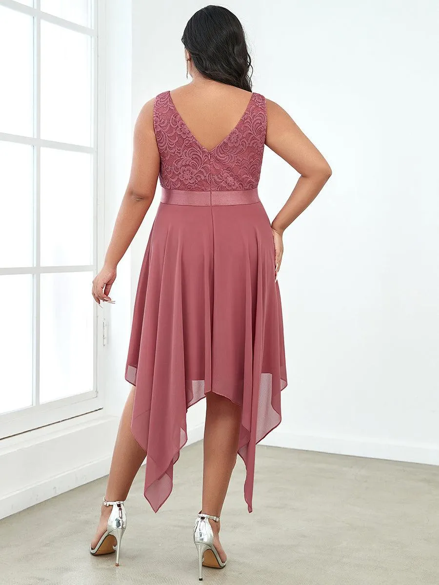 Robe de demoiselle d'honneur en dentelle et en mousseline de soie à col en V de grande taille