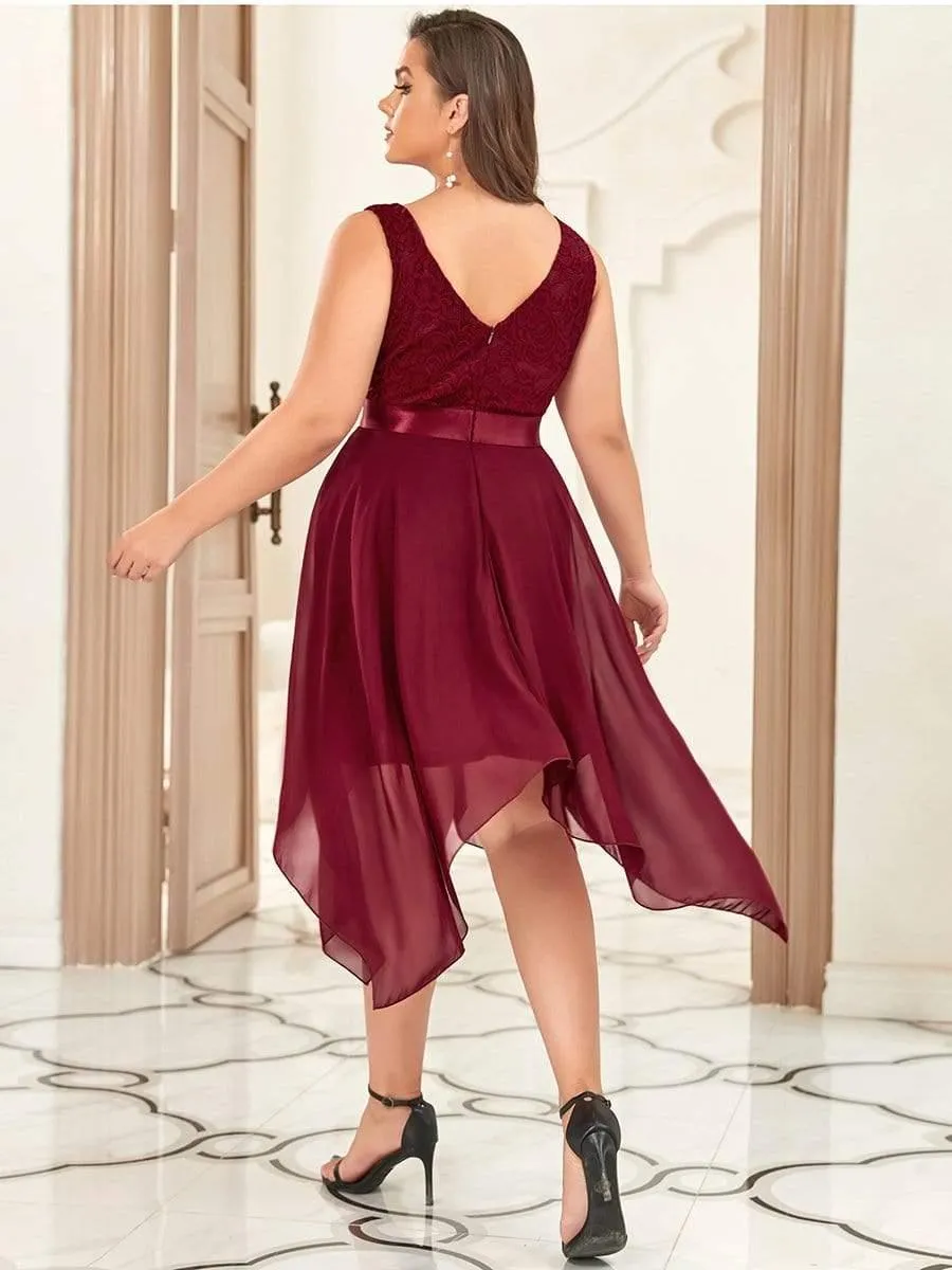 Robe de demoiselle d'honneur en dentelle et en mousseline de soie à col en V de grande taille