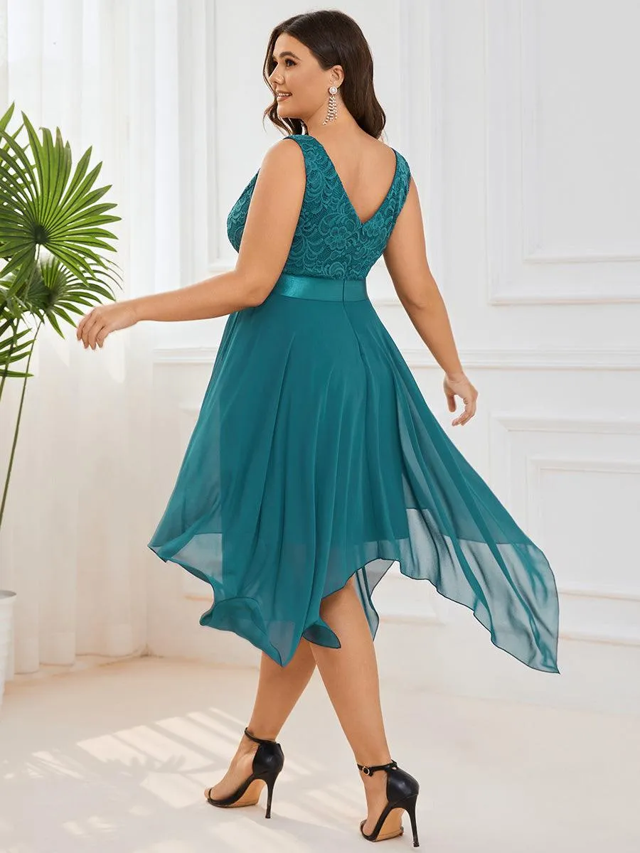 Robe de demoiselle d'honneur en dentelle et en mousseline de soie à col en V de grande taille