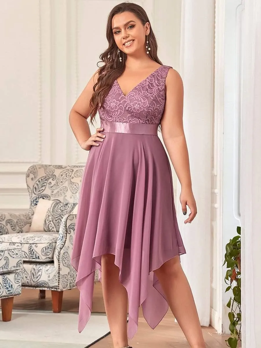 Robe de demoiselle d'honneur en dentelle et en mousseline de soie à col en V de grande taille