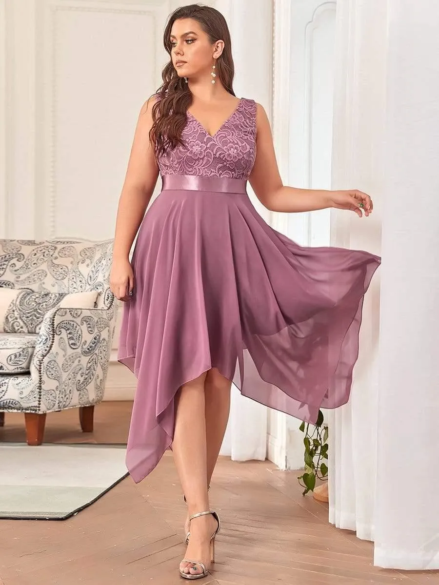Robe de demoiselle d'honneur en dentelle et en mousseline de soie à col en V de grande taille