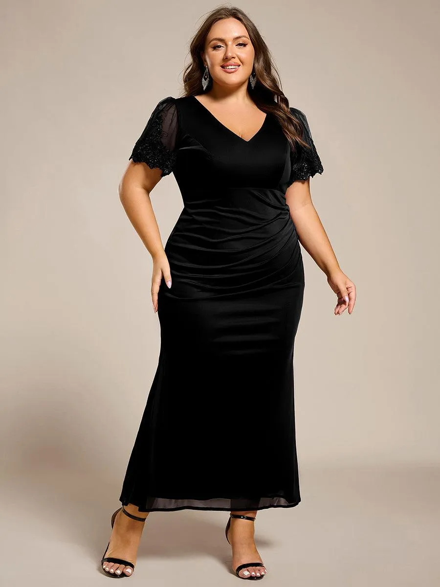 Robe de soirée grande taille à manches courtes et col en V avec perles