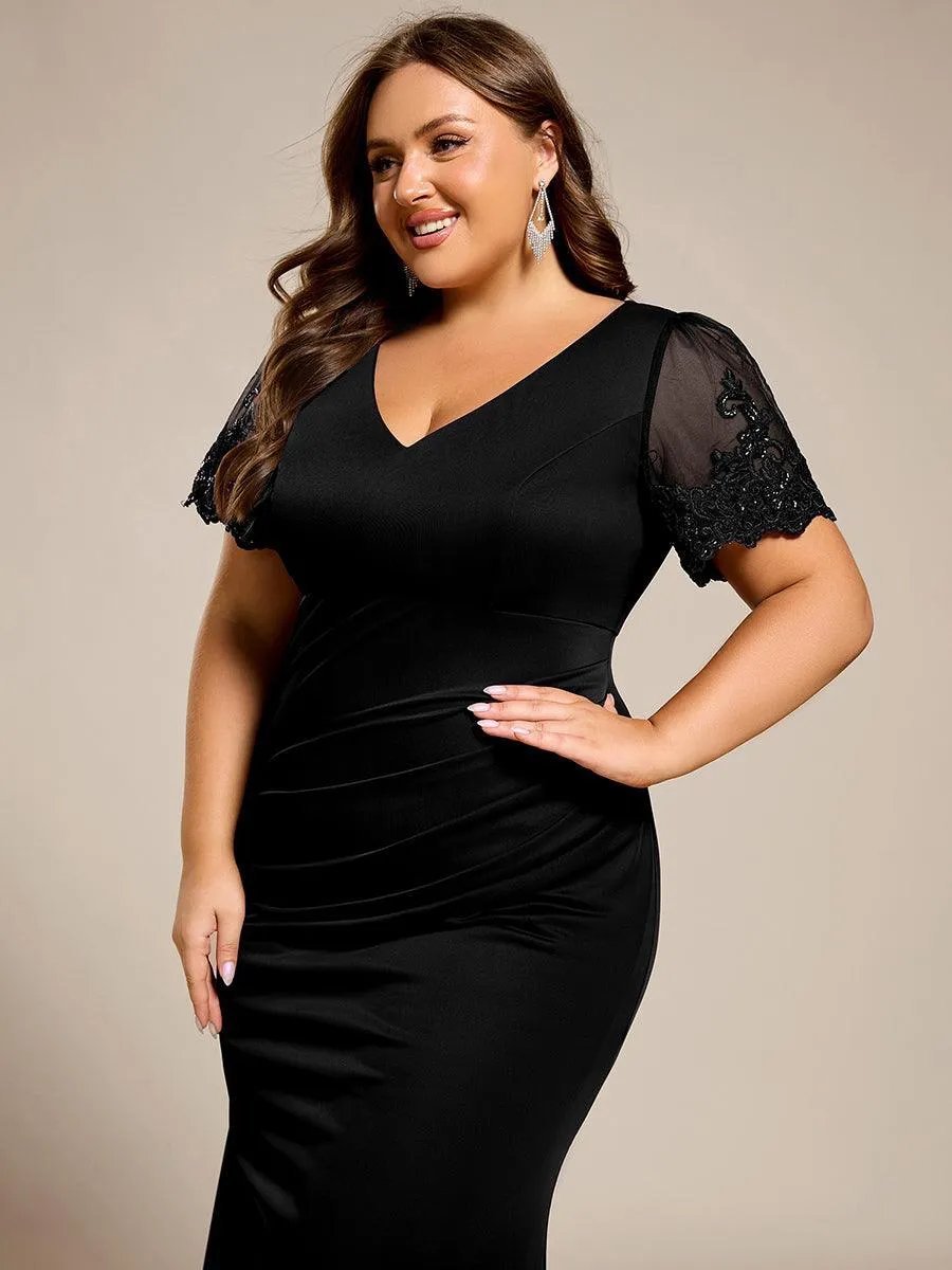 Robe de soirée grande taille à manches courtes et col en V avec perles
