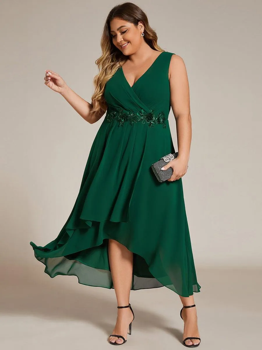 Robe d'invité de mariage haute-basse en mousseline de soie sans manches de grande taille avec applique à la taille