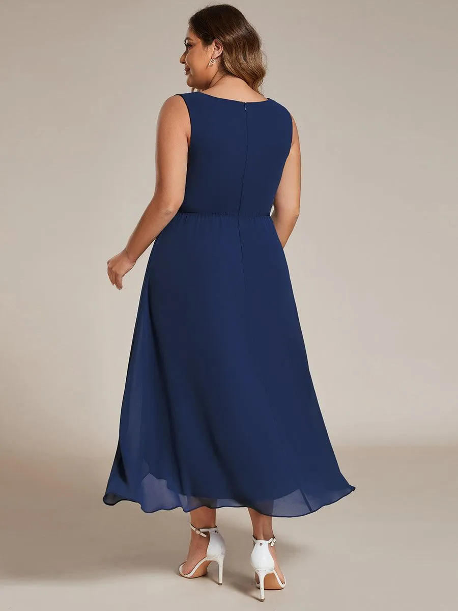 Robe d'invité de mariage haute-basse en mousseline de soie sans manches de grande taille avec applique à la taille