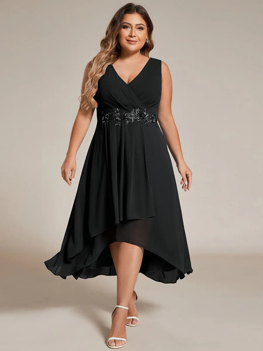 Robe d'invité de mariage haute-basse en mousseline de soie sans manches de grande taille avec applique à la taille