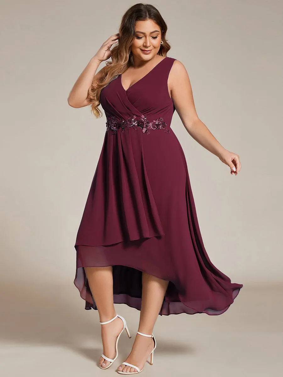 Robe d'invité de mariage haute-basse en mousseline de soie sans manches de grande taille avec applique à la taille