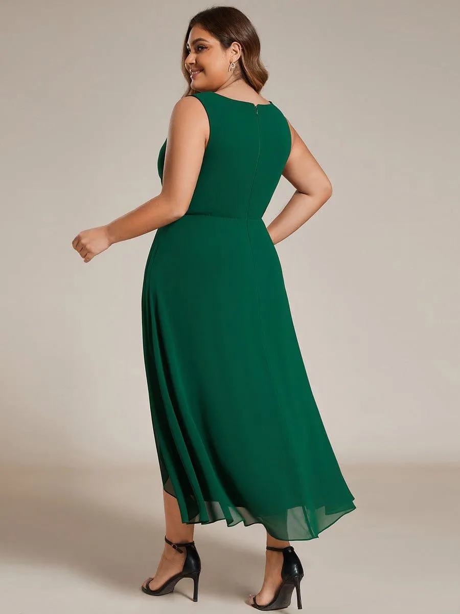 Robe d'invité de mariage haute-basse en mousseline de soie sans manches de grande taille avec applique à la taille