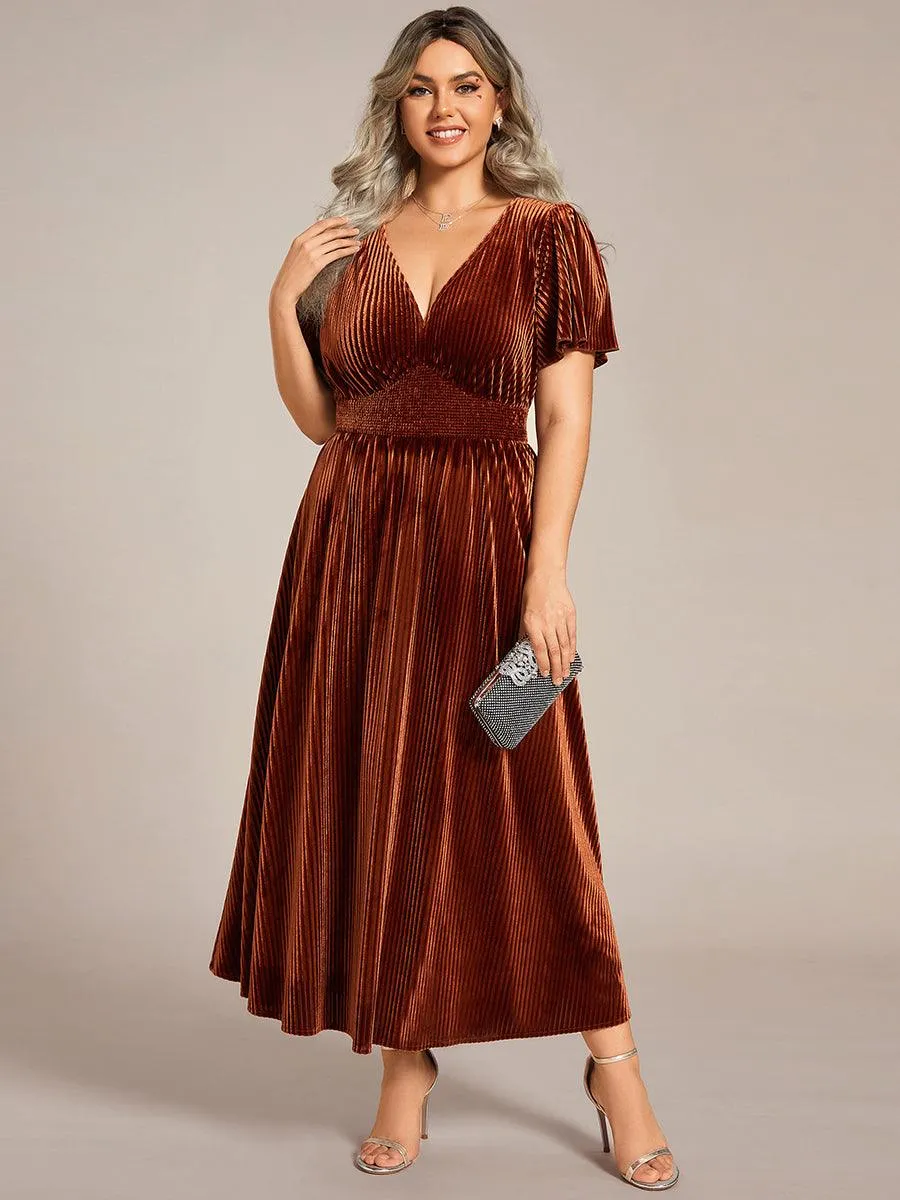 Robe d'invité de mariage mi-longue en velours d'automne à manches courtes et col en V gracieux