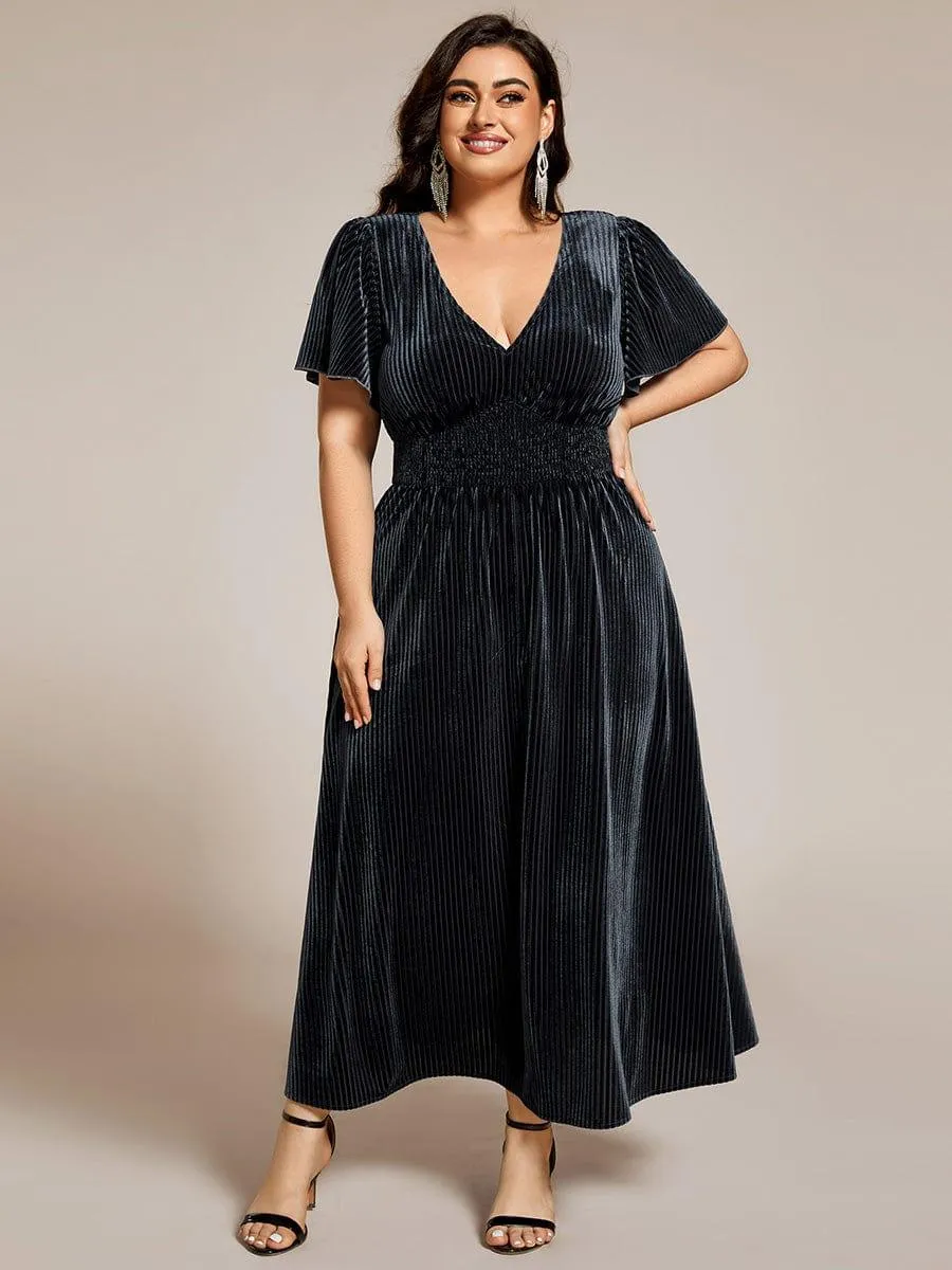 Robe d'invité de mariage mi-longue en velours d'automne à manches courtes et col en V gracieux