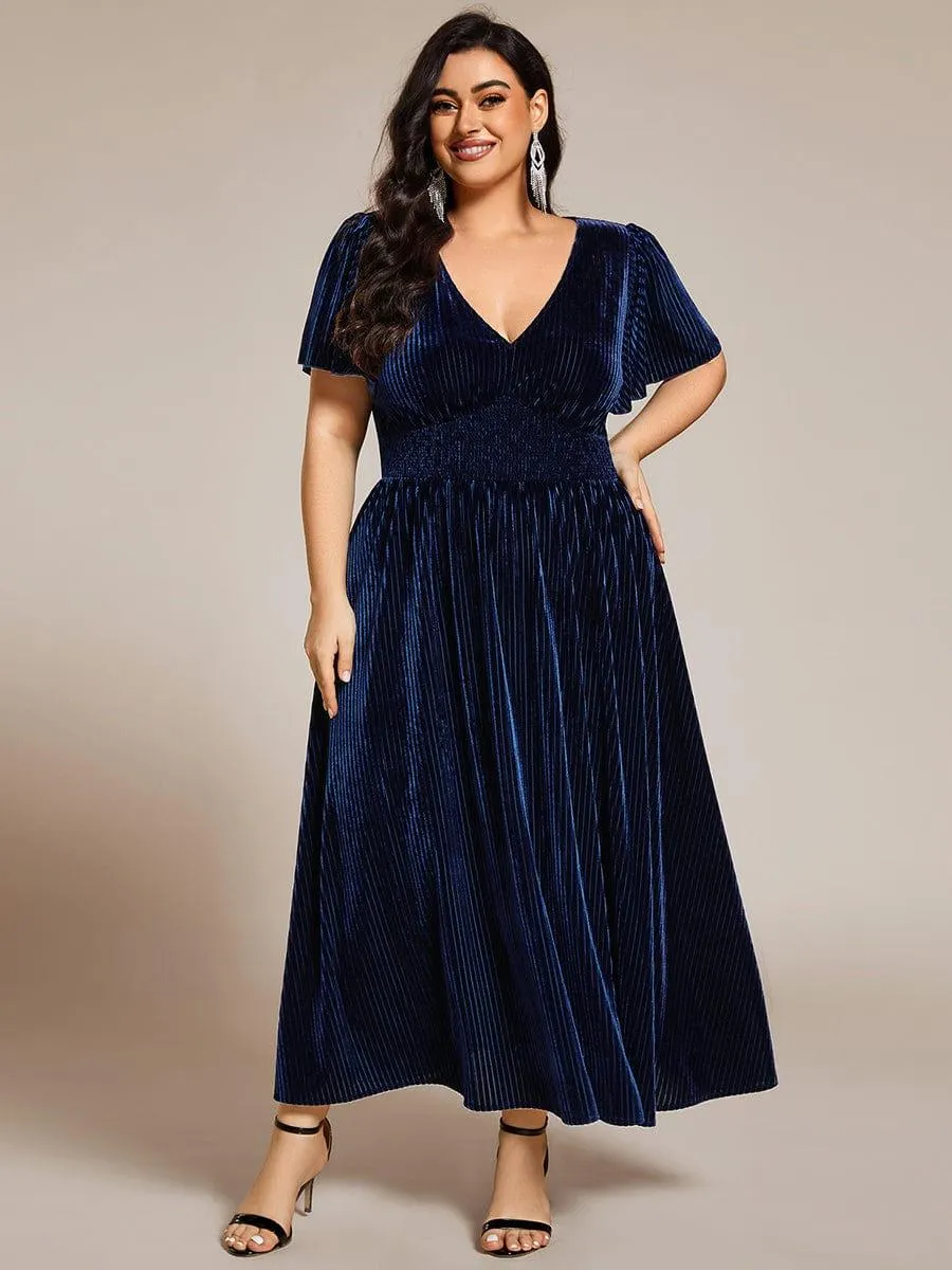 Robe d'invité de mariage mi-longue en velours d'automne à manches courtes et col en V gracieux