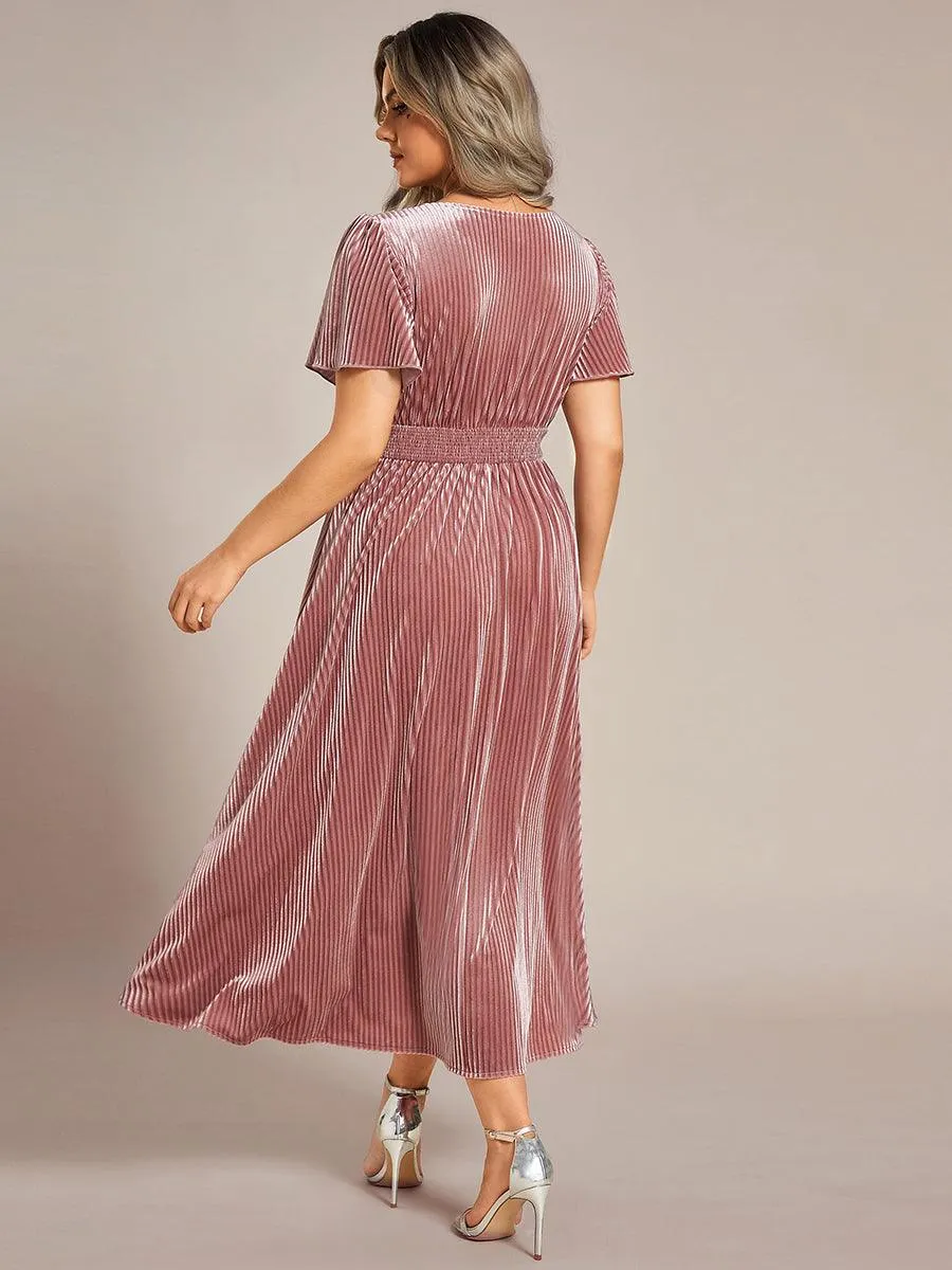Robe d'invité de mariage mi-longue en velours d'automne à manches courtes et col en V gracieux