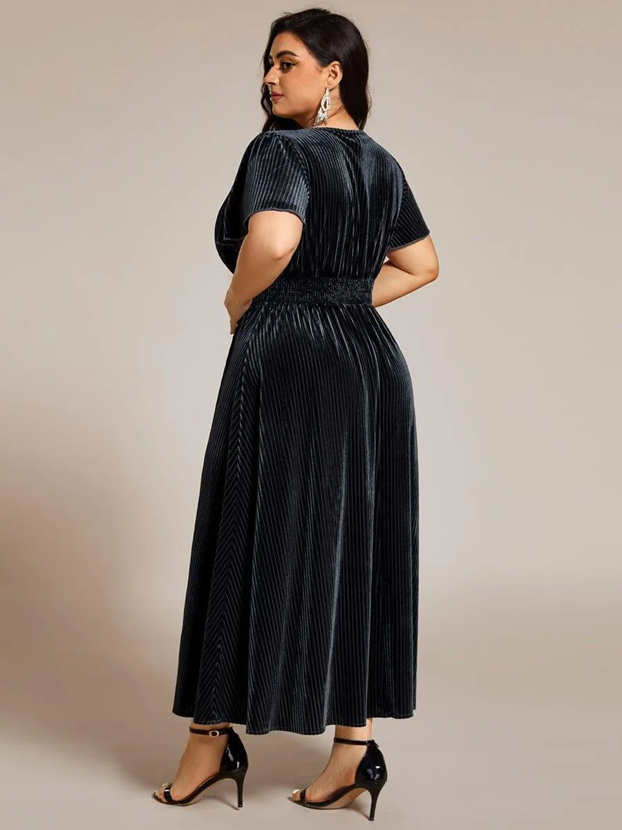 Robe d'invité de mariage mi-longue en velours d'automne à manches courtes et col en V gracieux