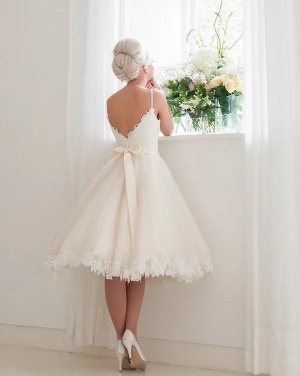 Sexy Spaghetti Straps Short Lace Wedding Dresses Appliques Tulle A-line Bridal Gowns with Bow