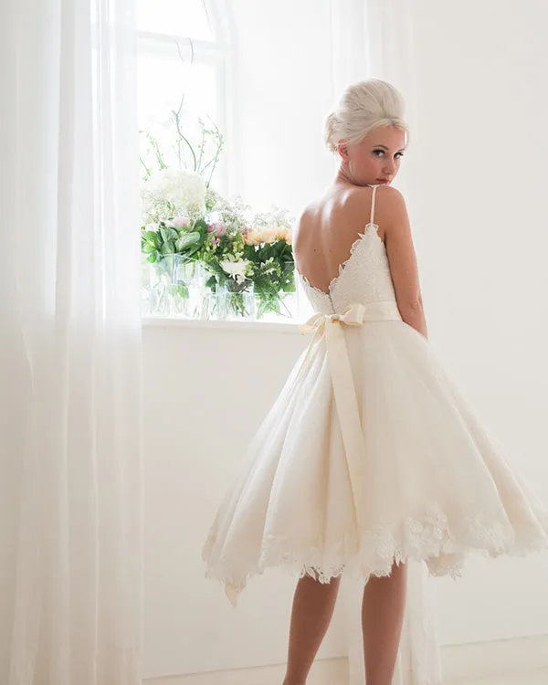 Sexy Spaghetti Straps Short Lace Wedding Dresses Appliques Tulle A-line Bridal Gowns with Bow