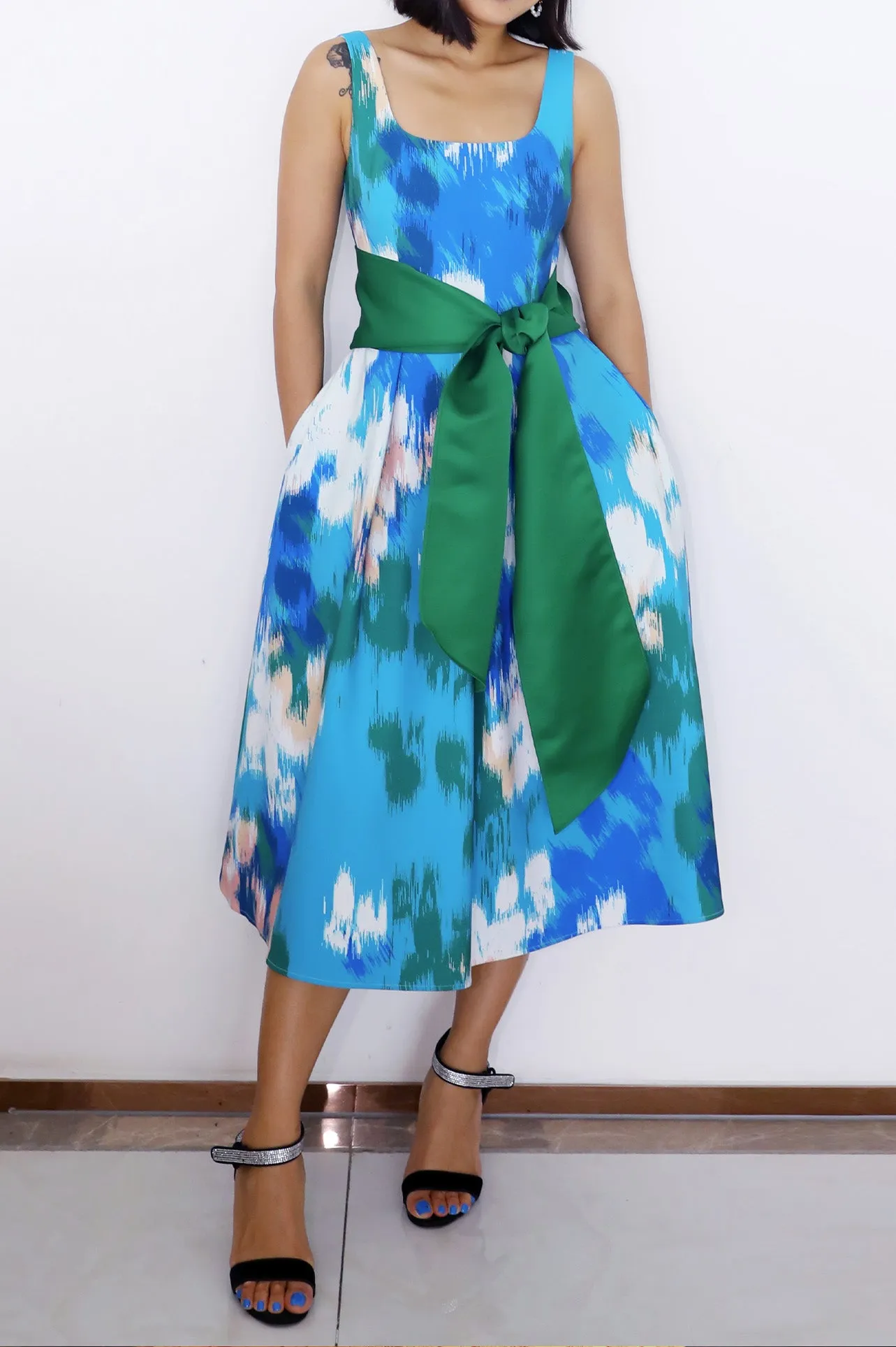 SQUARE NECK-LINE DRESS