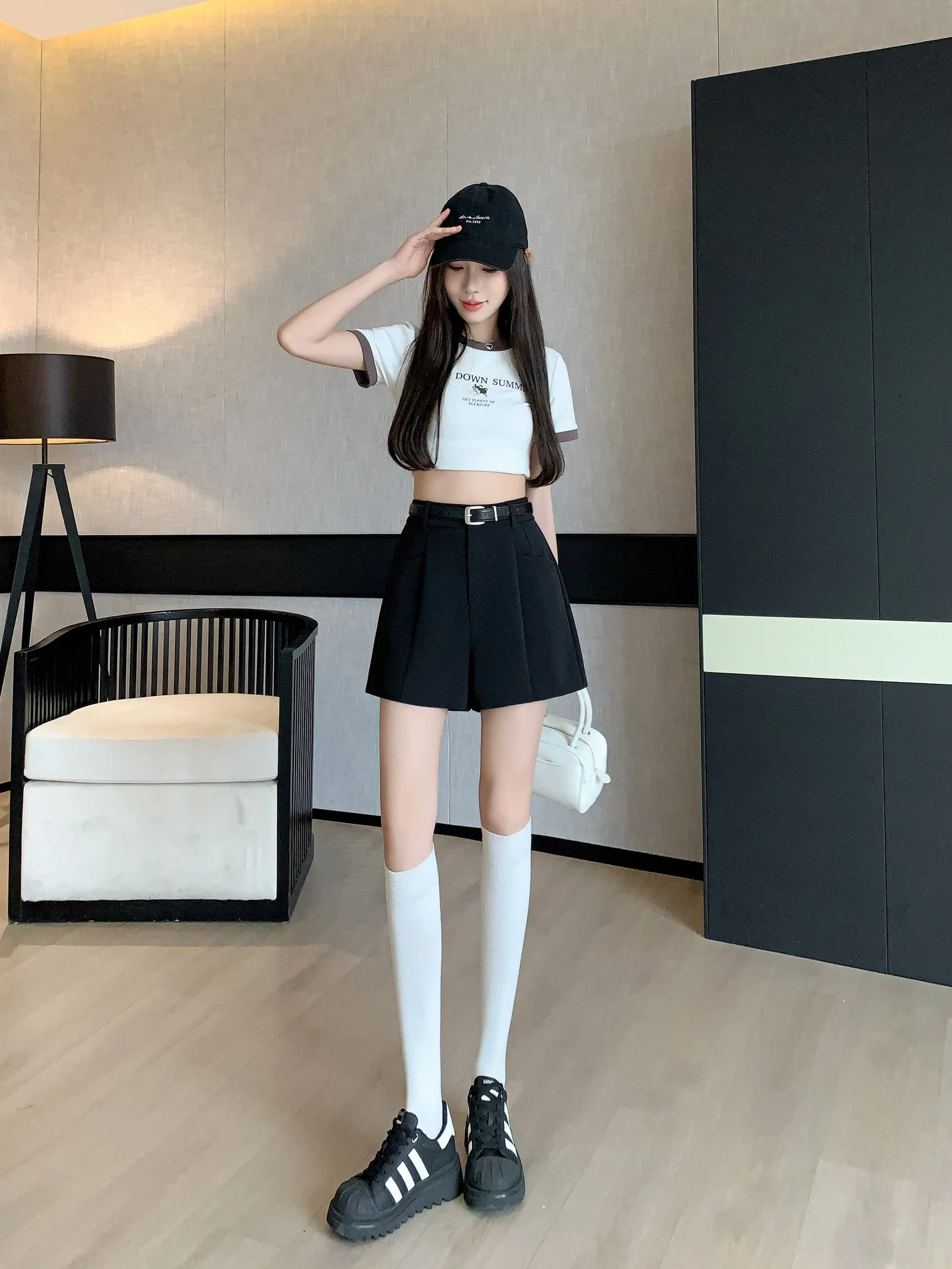 Stylish Women's Belted-Waisted Wide Leg Chino Shorts