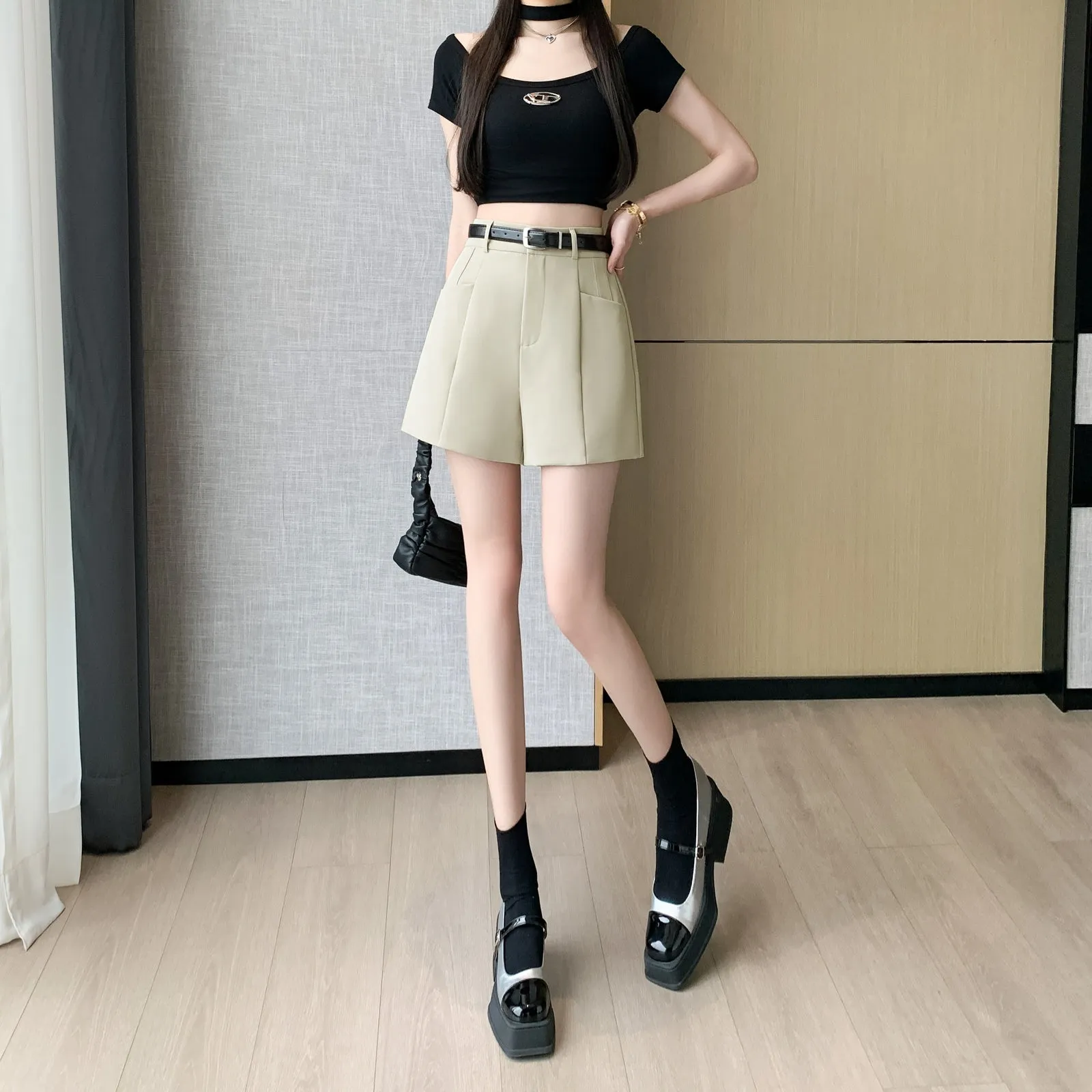 Stylish Women's Belted-Waisted Wide Leg Chino Shorts
