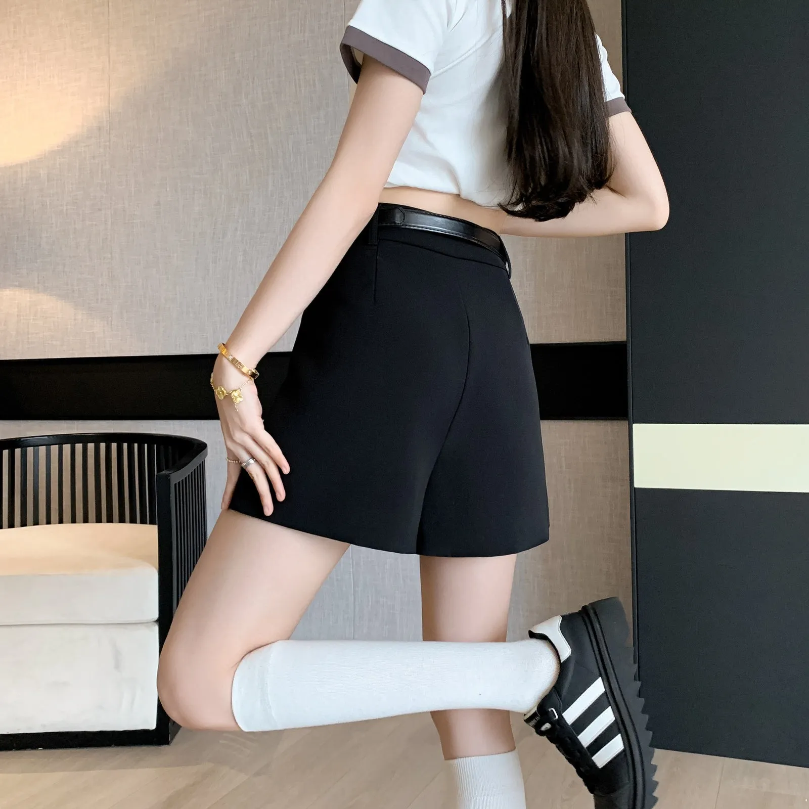 Stylish Women's Belted-Waisted Wide Leg Chino Shorts