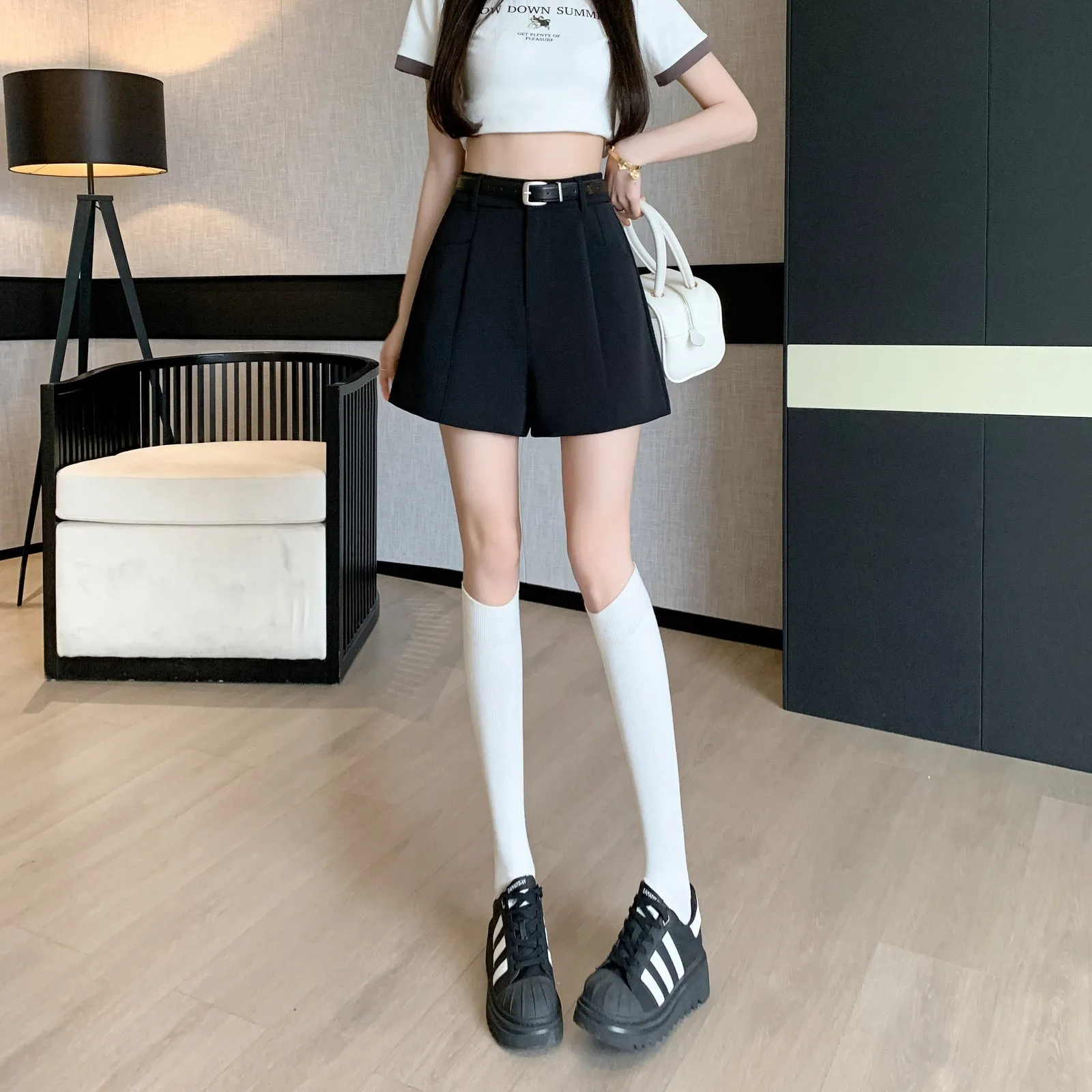Stylish Women's Belted-Waisted Wide Leg Chino Shorts