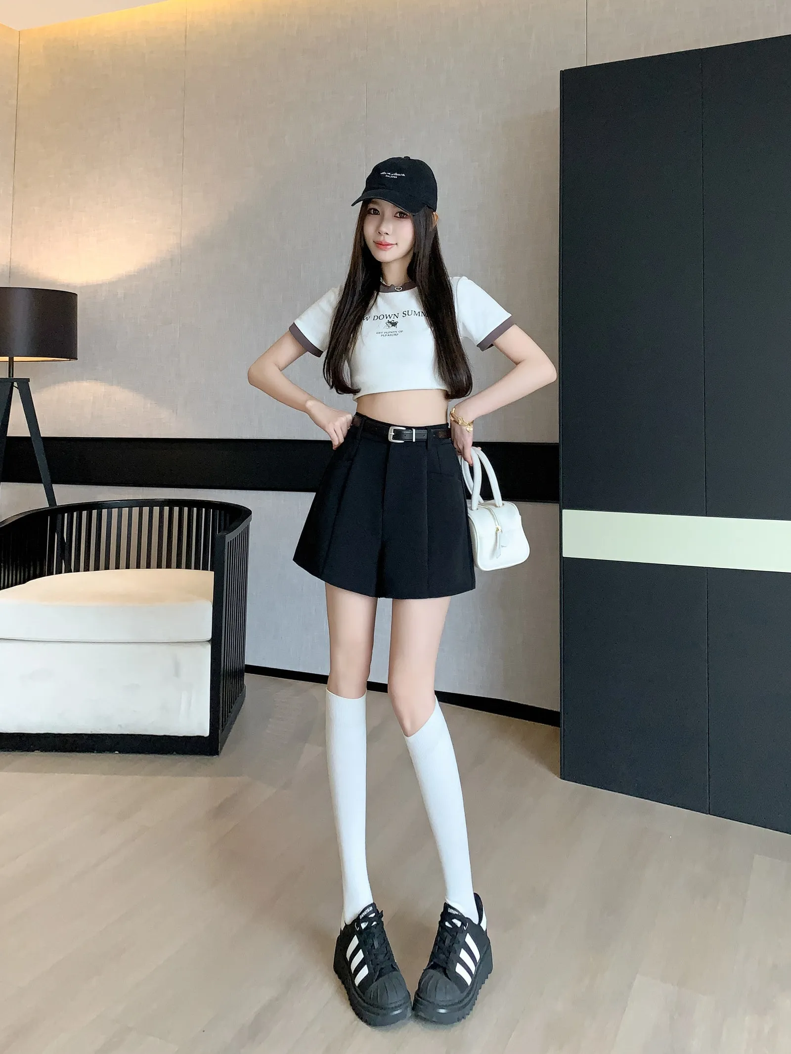 Stylish Women's Belted-Waisted Wide Leg Chino Shorts