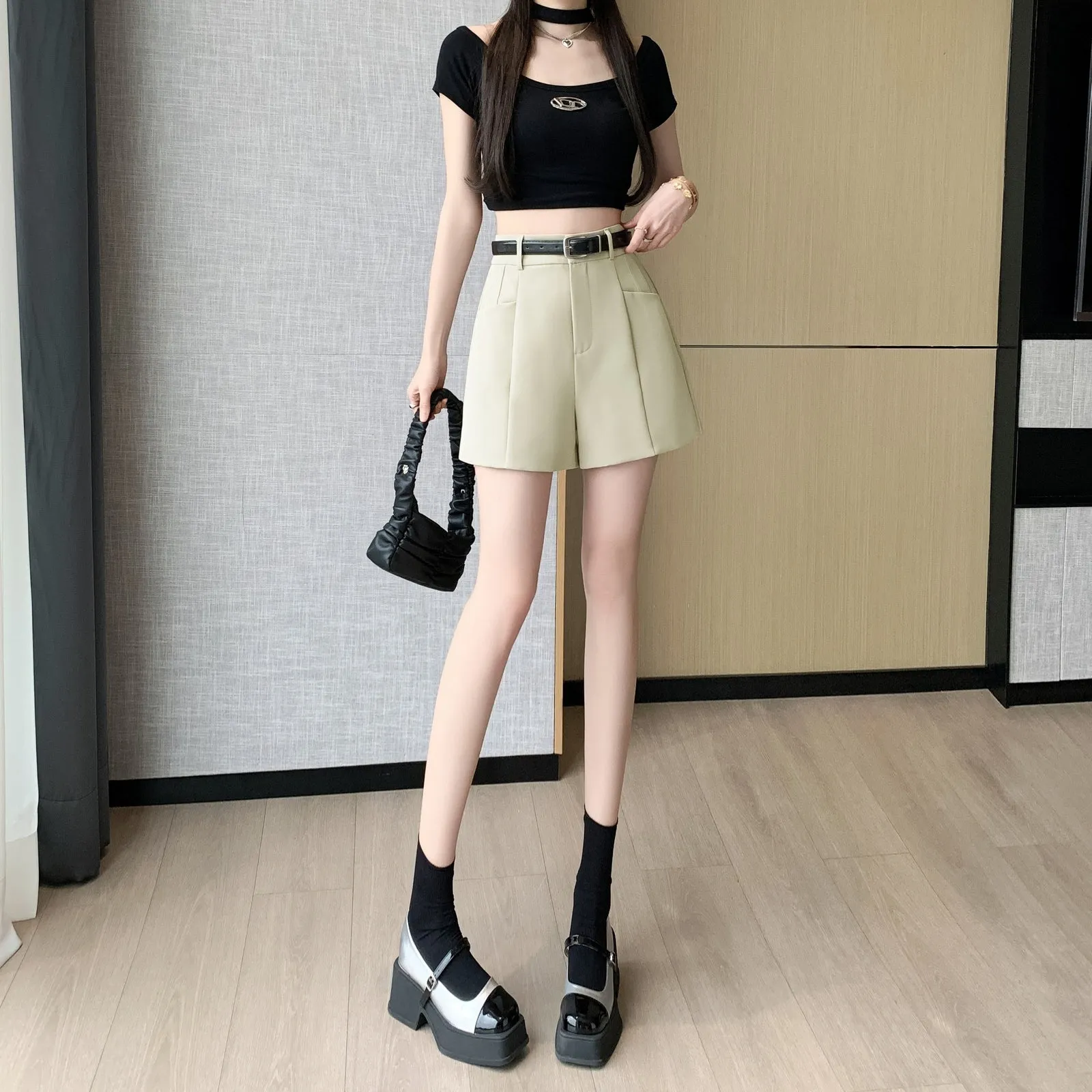 Stylish Women's Belted-Waisted Wide Leg Chino Shorts