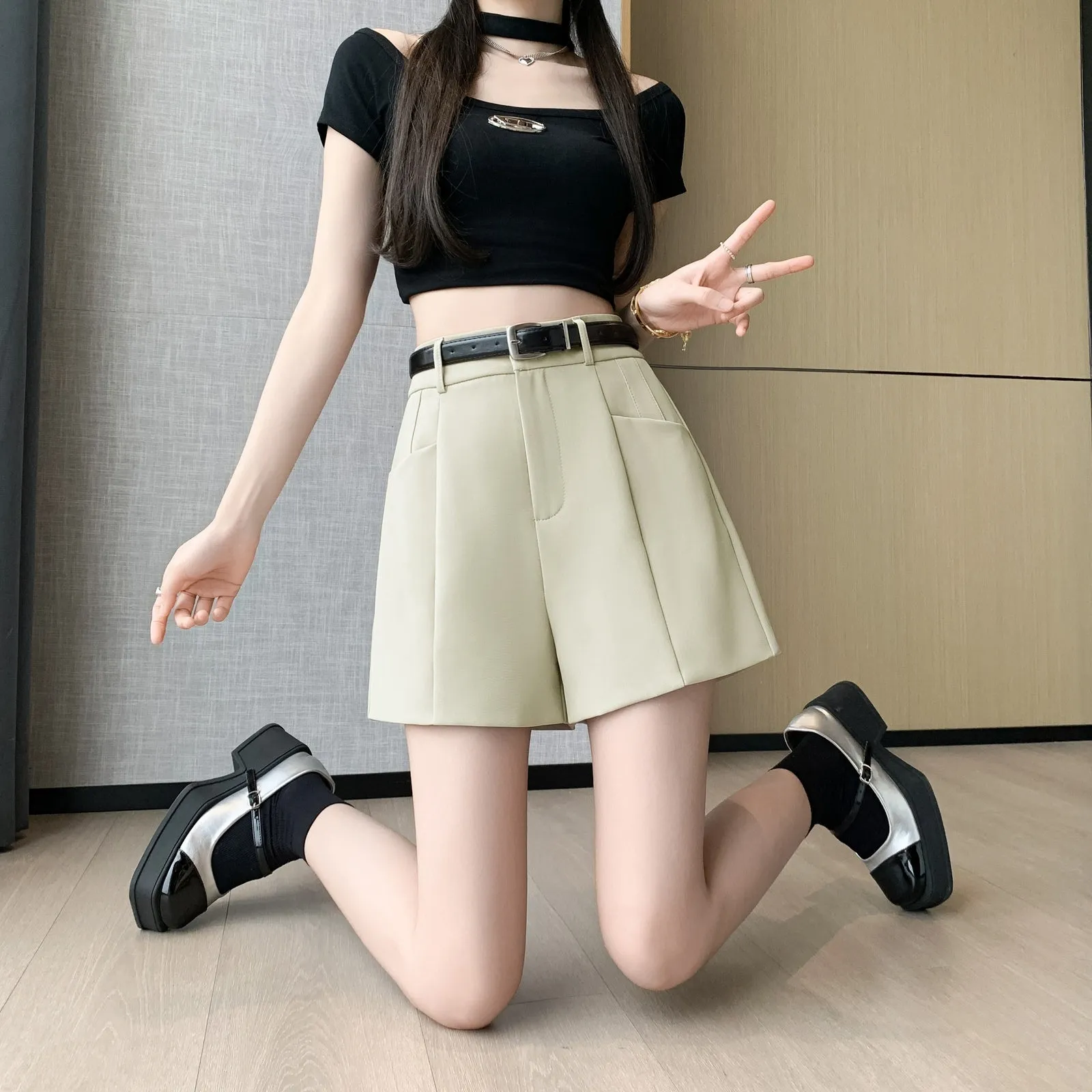Stylish Women's Belted-Waisted Wide Leg Chino Shorts