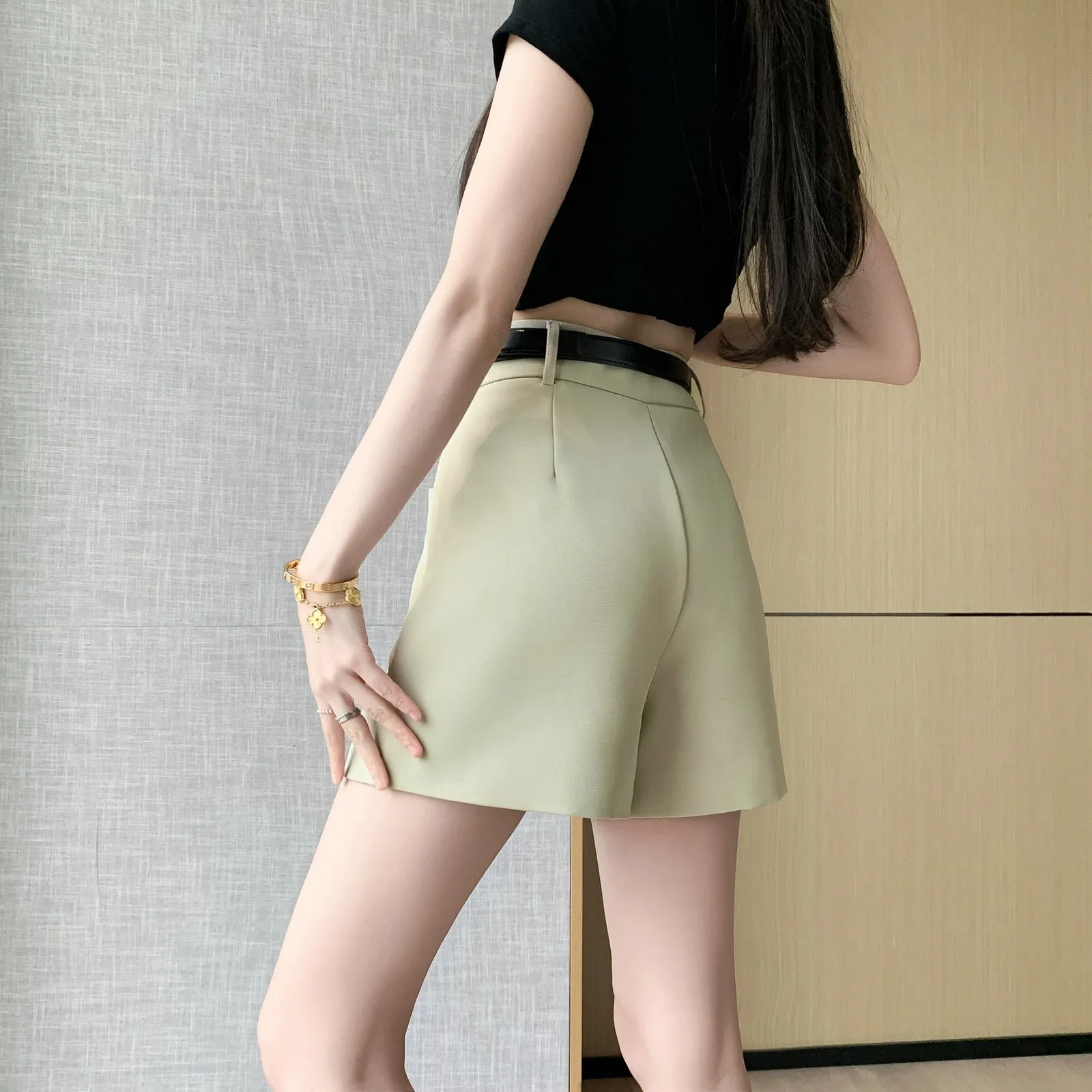 Stylish Women's Belted-Waisted Wide Leg Chino Shorts