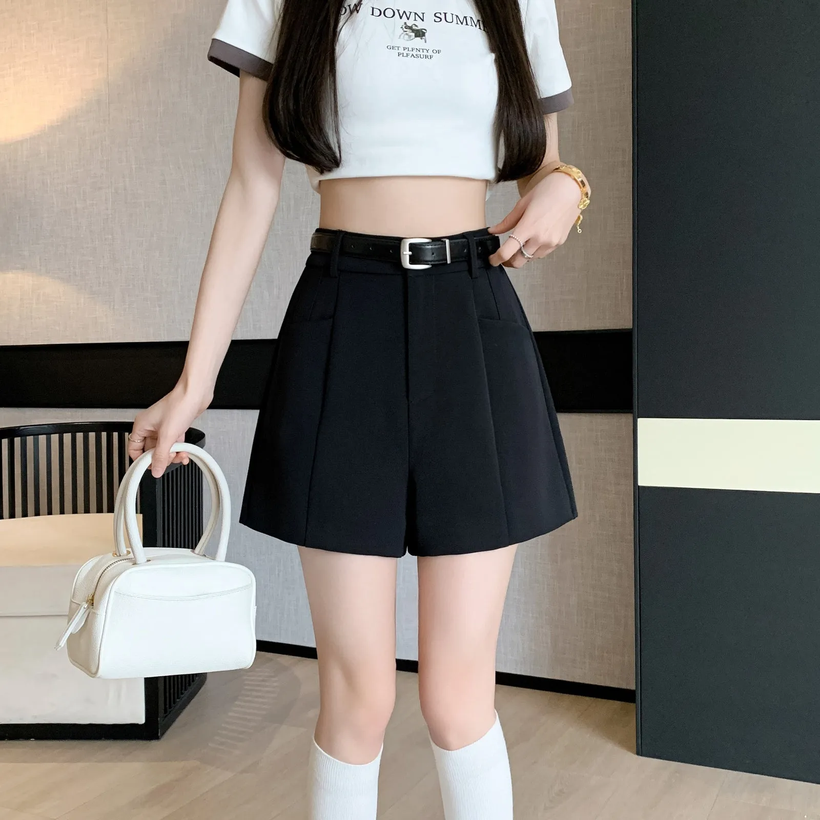 Stylish Women's Belted-Waisted Wide Leg Chino Shorts