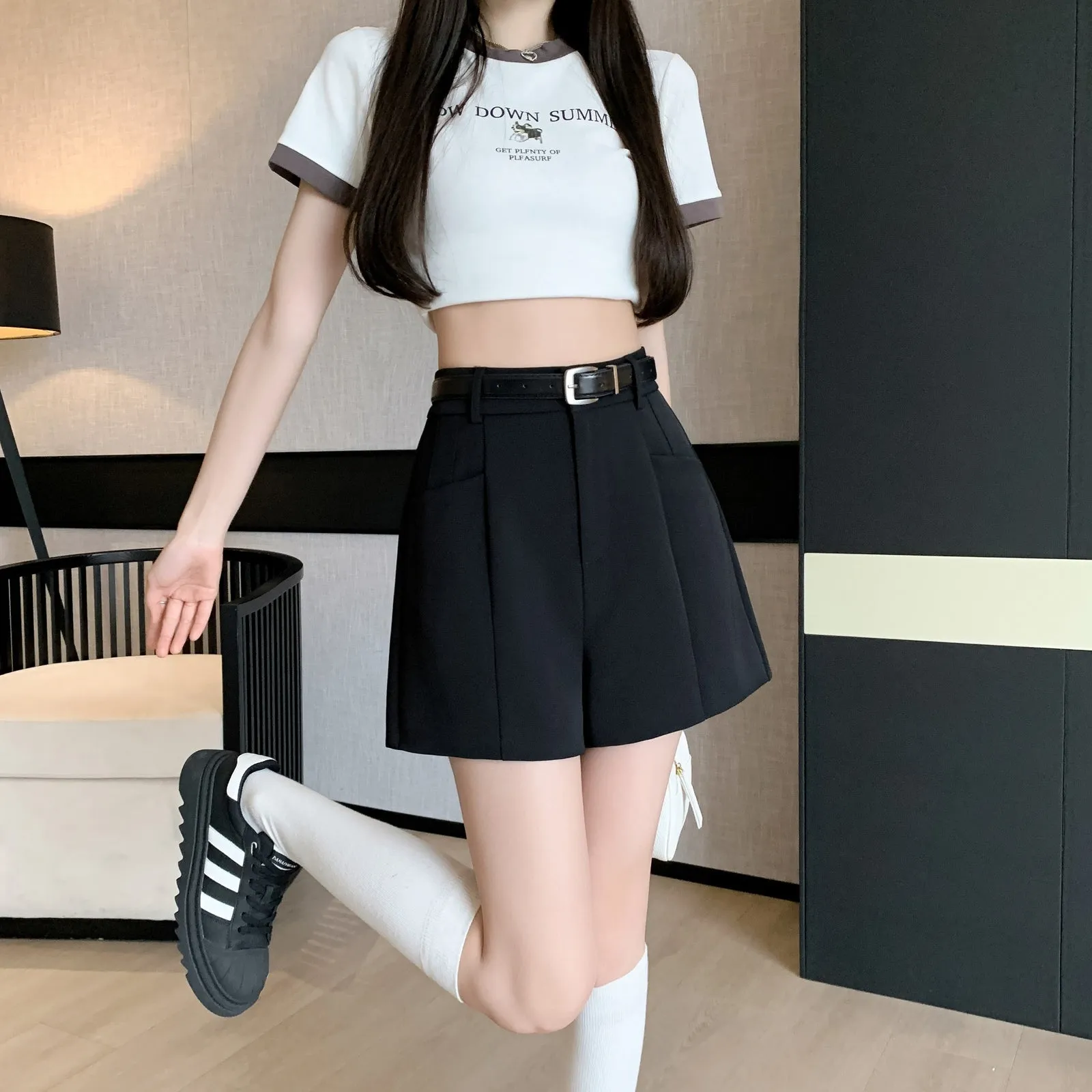 Stylish Women's Belted-Waisted Wide Leg Chino Shorts