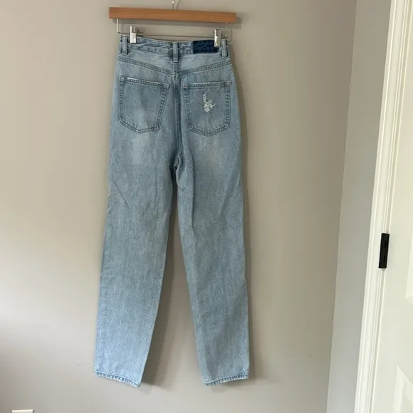 The Kript Loose Jeans Womens S Med Wash Distressed Denim Cotton High Rise Sz XS
