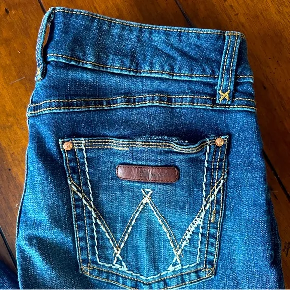 Wrangler Boot Cut Jeans Mid Rise Size 11