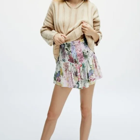 Zara Multicolored Printed Shorts Size M